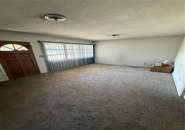 Photo 3 of Sale Pending at 4506 Ne 11th Street, Ocala, FL 34470 | MLS# OM727222 | Listing updated on 2026-08-07