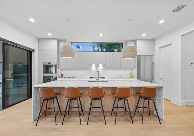 Photo 3 of Single family home for sale at 805 W Indiana Ave, Tampa, FL 33603 | MLS# TB8522276 | Listing updated on 2026-08-10