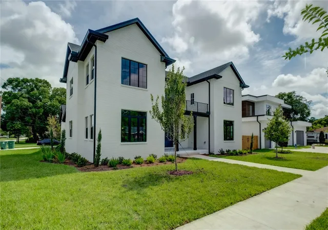 Photo 2 of Single family home for sale at 805 W Indiana Ave, Tampa, FL 33603 | MLS# TB8522276 | Listing updated on 2026-08-10
