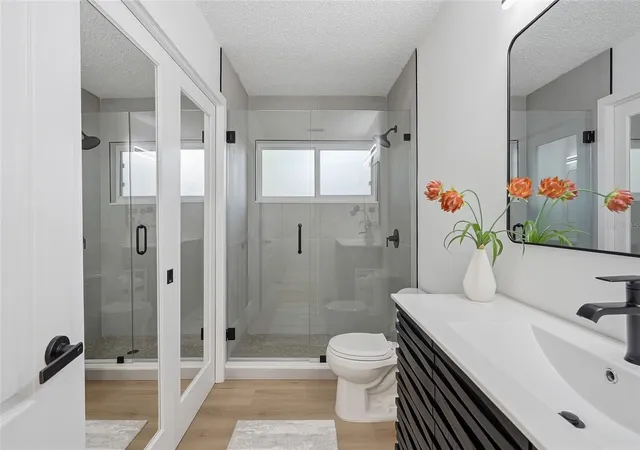 Photo 4 of Single family home for sale at 1318 S Hillcrest Ave, Clearwater, FL 33756 | MLS# TB8522293 | Listing updated on 2026-09-08