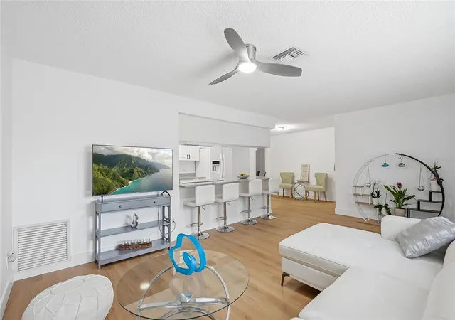 Photo 3 of Single family home for sale at 1318 S Hillcrest Ave, Clearwater, FL 33756 | MLS# TB8522293 | Listing updated on 2026-09-08