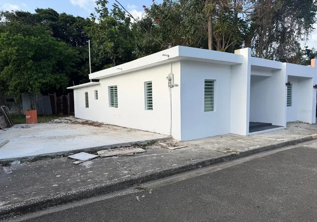 Homes for sale in Guayama, PR | 122 Bade Perez St, Guayama, PR 00784 | MLS# PR9122270