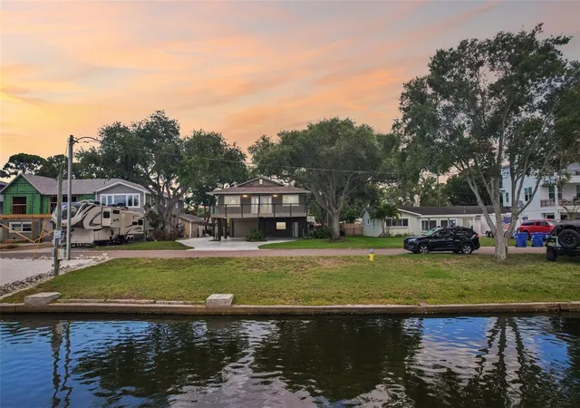 2nd image of 300 90th Avenue Ne, Saint Petersburg, FL 33702 | MLS# TB8522305