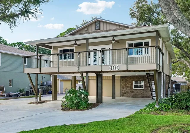 3rd image of 300 90th Avenue NE, Saint Petersburg, FL 33702 | MLS# TB8522305