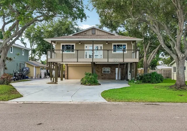 4th image of 300 90th Avenue NE, Saint Petersburg, FL 33702 | MLS# TB8522305