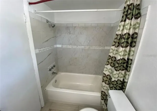 Photo 4 of Single family home for sale at 1430 Parkview Ln, Largo, FL 33770 | MLS# TB8522311 | Listing updated on 2026-09-18