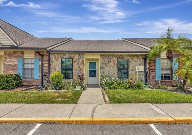 Photo 2 of Townhouse for sale at 3909 Carroll Cypress Ct, Tampa, FL 33614 | MLS# TB8522329 | Listing updated on 2026-10-04