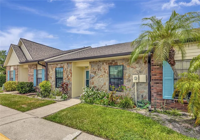 Photo 3 of Townhouse for sale at 3909 Carroll Cypress Ct, Tampa, FL 33614 | MLS# TB8522329 | Listing updated on 2026-10-04