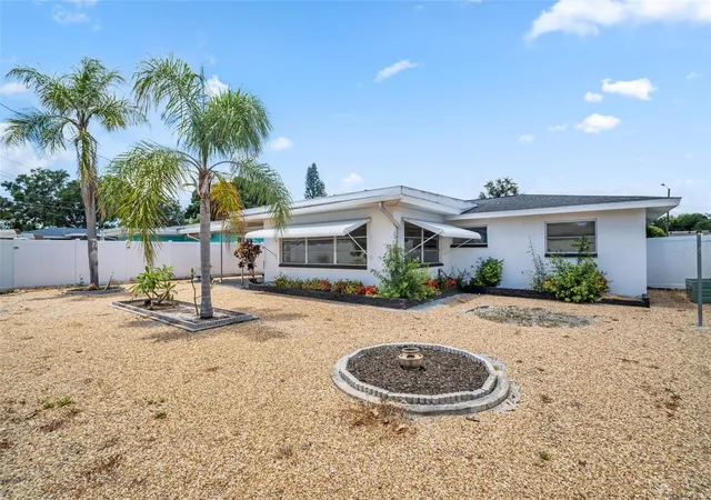 Photo 2 of Single family home for sale at 2301 Whitman St, Clearwater, FL 33765 | MLS# TB8522331 | Listing updated on 2026-09-23