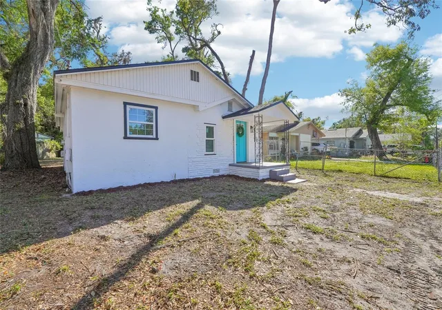 Photo 1 of Single family home for sale at 2111 E Ellicott St, Tampa, FL 33610 | MLS# TB8522333 | Listing updated on 2026-08-11