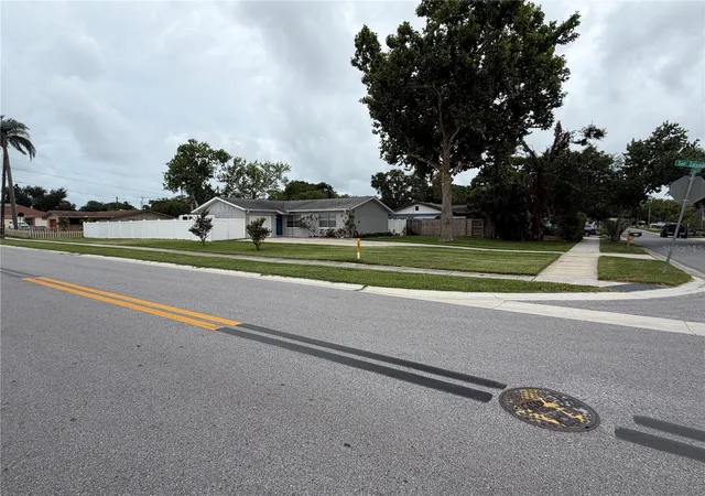 1st image of 820 San Salvador Dr, Dunedin, FL 34698 | MLS# TB8522337