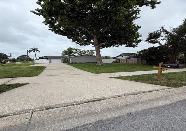 3rd image of 820 San Salvador Dr, Dunedin, FL 34698 | MLS# TB8522337
