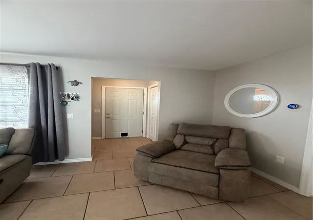4th image of 820 San Salvador Dr, Dunedin, FL 34698 | MLS# TB8522337