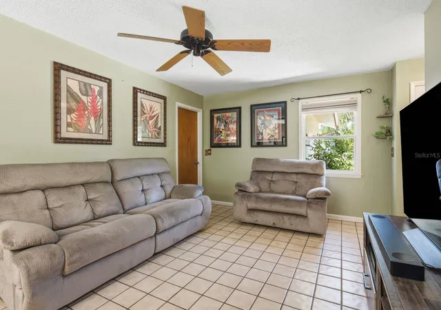4th image of 1635 Brandywine Wy, Dunedin, FL 34698 | MLS# TB8522349
