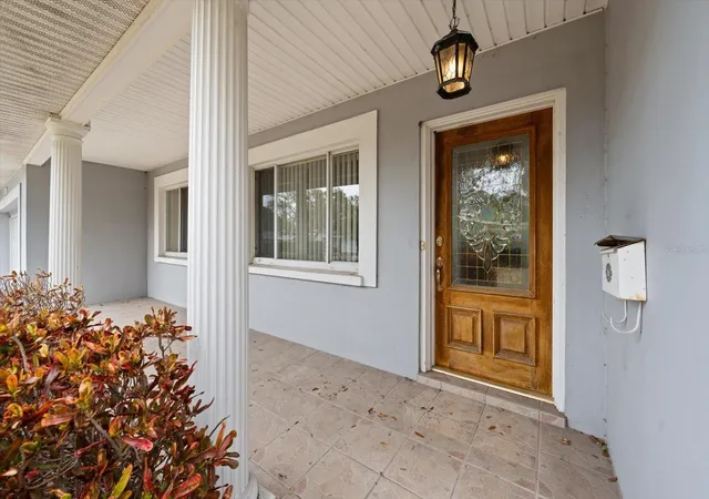 2nd image of 230 Garden Cir, Belleair, FL 33756 | MLS# TB8522357