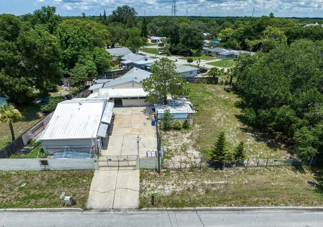 3rd image of 1769 Overbrook Ave, Clearwater, FL 33755 | MLS# TB8522371