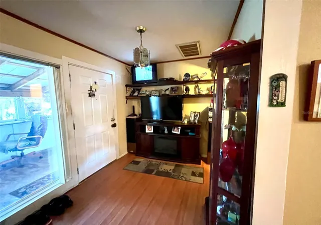 5th image of 1769 Overbrook Ave, Clearwater, FL 33755 | MLS# TB8522371