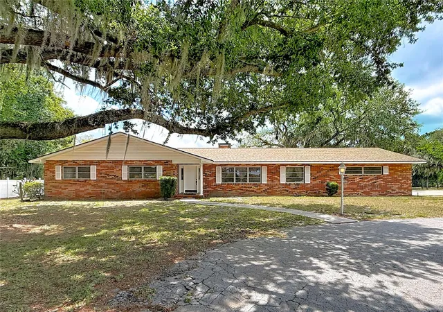 1st image of 1112 Caballo Rd, Leesburg, FL 34748 | MLS# G5114190