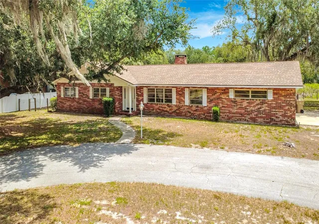 3rd image of 1112 Caballo Rd, Leesburg, FL 34748 | MLS# G5114190