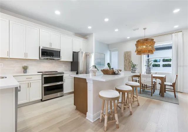3rd image of 17812 Broadleaf Loop, Venice, FL 34293 | MLS# R4911499