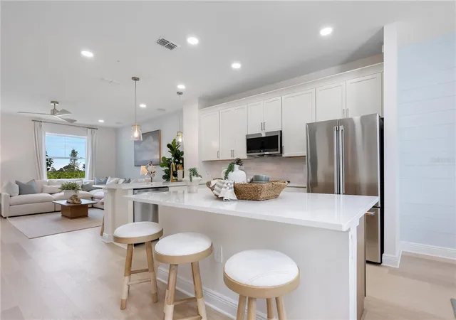 4th image of 17812 Broadleaf Loop, Venice, FL 34293 | MLS# R4911499