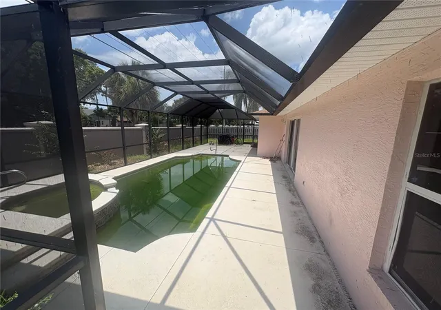 Photo 4 of Single family home for sale at 128 Spinnaker Cir, Daytona Beach, FL 32119 | MLS# V4949818 | Listing updated on 2026-10-06