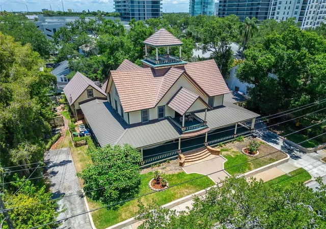 Photo 3 of Single family home for sale at 3007 W Stovall St, Tampa, FL 33629 | MLS# TB8522385 | Listing updated on 2026-09-28
