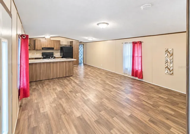 Photo 3 of Manufactured home for sale at 10350 Se 127th Lane, Belleview, FL 34420 | MLS# S5152382 | Listing updated on 2026-09-21