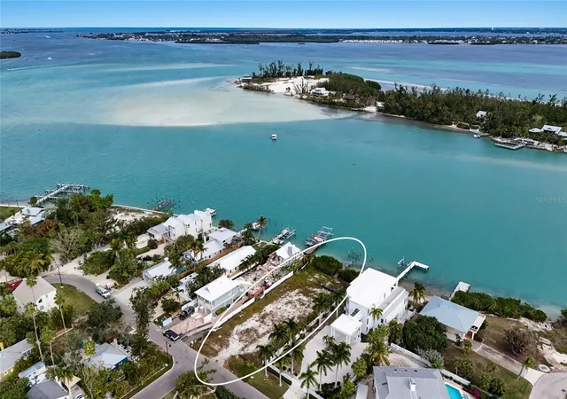 3rd image of 7094 Longboat Dr E, Longboat Key, FL 34228 | MLS# A4697907