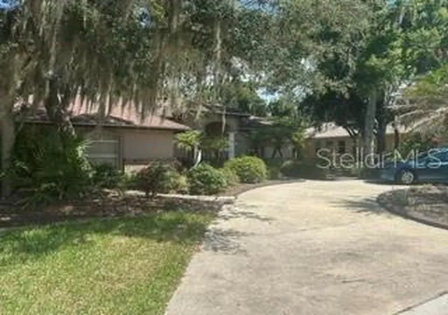 2nd image of 2702 Clubhouse Dr, Plant City, FL 33566 | MLS# TB8522403