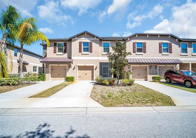 Photo 4 of Townhouse for sale at 8512 Reedville St, New Port Richey, FL 34654 | MLS# W7886996 | Listing updated on 2026-08-10