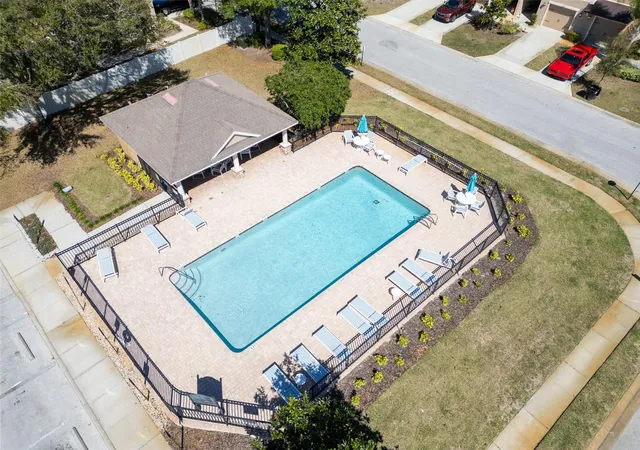 Photo 5 of Townhouse for sale at 8512 Reedville St, New Port Richey, FL 34654 | MLS# W7886996 | Listing updated on 2026-08-10