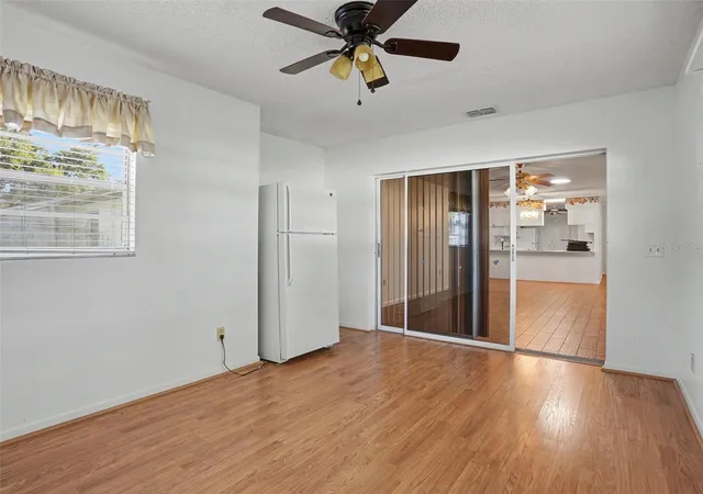 5th image of 1525 Oakview Cir Se, Winter Haven, FL 33880 | MLS# TB8522413