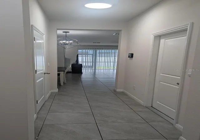 5th image of 4015 Blue Banks Ln, Bradenton, FL 34208 | MLS# S5152389