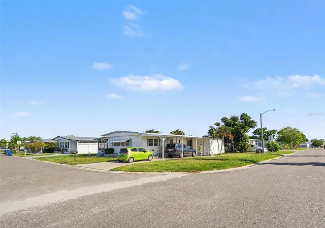 4th image of 309 50Th Avenue Ter E, Bradenton, FL 34203 | MLS# TB8522434