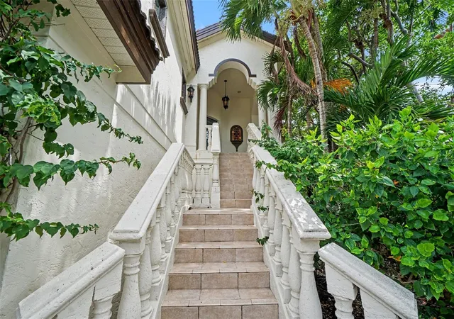 Photo 3 of Single family home for sale at 11523 Andy Rosse Ln, Captiva, FL 33924 | MLS# TB8522459 | Listing updated on 2026-09-14