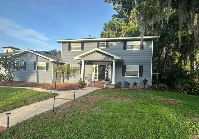 1st image of 1105 S 9th St, Leesburg, FL 34748 | MLS# TB8522472