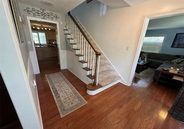 2nd image of 1105 S 9th St, Leesburg, FL 34748 | MLS# TB8522472