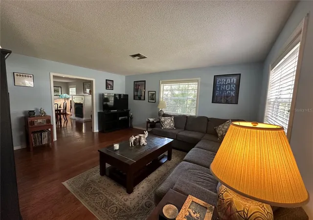 4th image of 1105 S 9Th St, Leesburg, FL 34748 | MLS# TB8522472