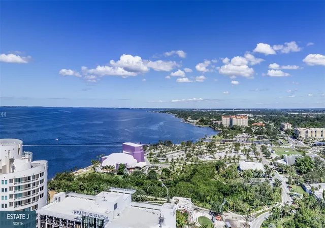 2nd image of 555 Quay Common, Sarasota, FL 34236