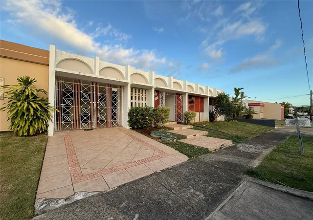 Photo 3 of Sale Pending at T 10 Mckinley, Guaynabo, PR 00969 | MLS# PR9122279 | Listing updated on 2026-08-14