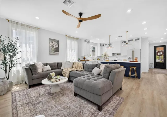 Photo 2 of Single family home for sale at 1717 Massachusetts Ave NE, ST PETERSBURG, FL 33703 | MLS# TB8522496 | Listing updated on 2026-10-14