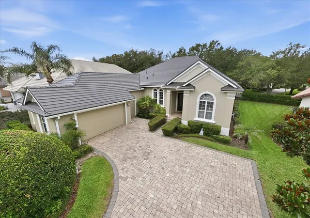 Photo 1 of Single family home for sale at 6124 Foxfield Ct, Windermere, FL 34786 | MLS# O6419393 | Listing updated on 2026-07-23