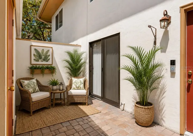 2nd image of 408 Howard Ave #B, Lakeland, FL 33815 | MLS# TB8522509