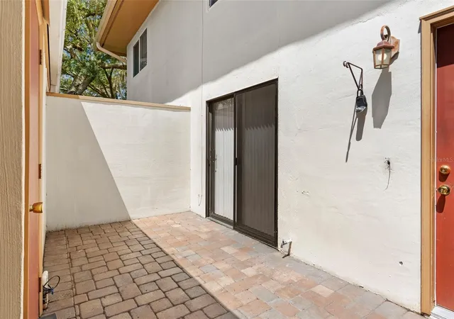 3rd image of 408 Howard Ave, LAKELAND, FL 33815