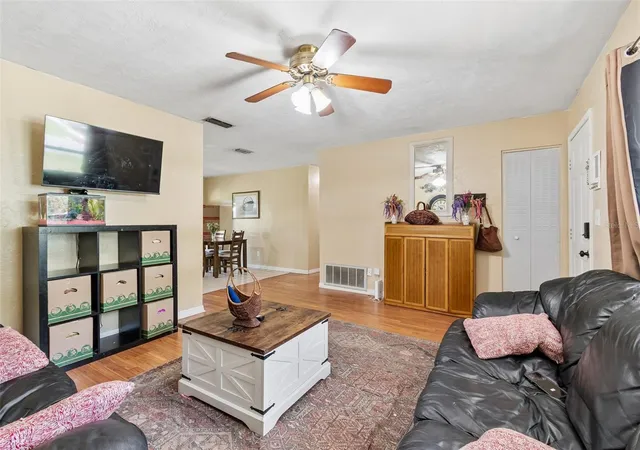 Homes for sale in Gainesville, FL | 5934 Nw 30Th Ter, Gainesville, FL 32653 | MLS# GC541413