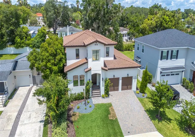 Homes for sale in Lakeland, FL | 2403 Derbyshire Ave, Lakeland, FL 33803 | MLS# L4963006