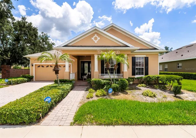 Photo 3 of Sale Pending at 1801 Burdock Dr, Winter Garden, FL 34787 | MLS# O6419427 | Listing updated on 2026-09-02