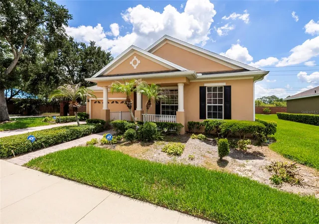 Photo 4 of Sale Pending at 1801 Burdock Dr, Winter Garden, FL 34787 | MLS# O6419427 | Listing updated on 2026-09-02