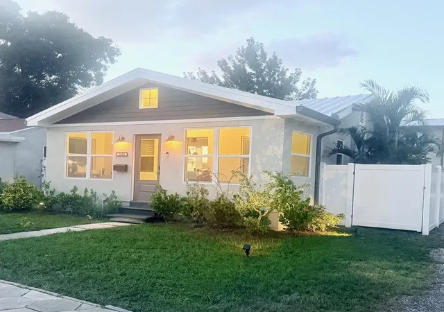 Photo 1 of Single family home for sale at 2623 14th Avenue N, Saint Petersburg, FL 33713 | MLS# TB8522545 | Listing updated on 2026-10-17